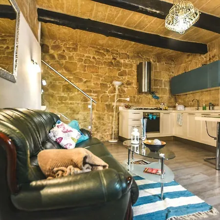 In Historical Building - Grand Harbour Apartmán