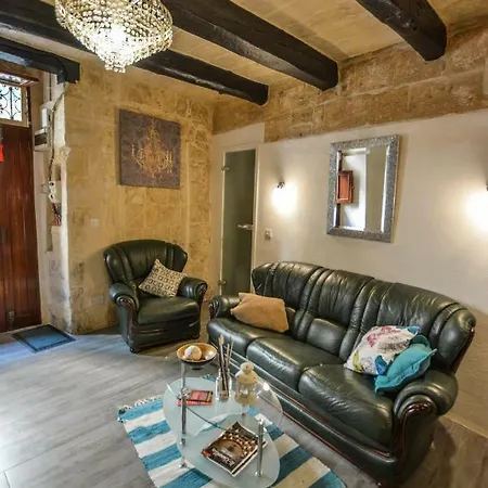 In Historical Building - Grand Harbour Apartmán