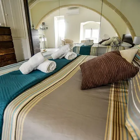 In Historical Building - Grand Harbour Apartamento