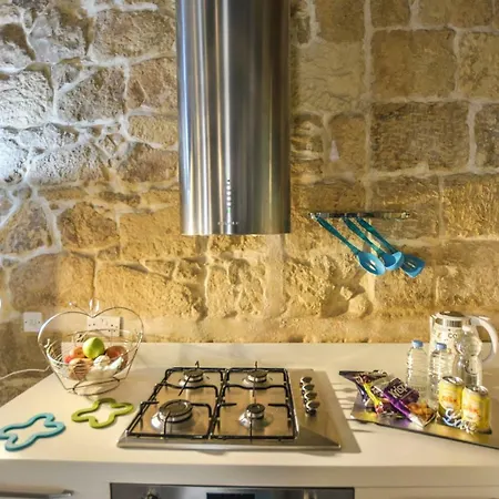 In Historical Building - Grand Harbour Apartamento *