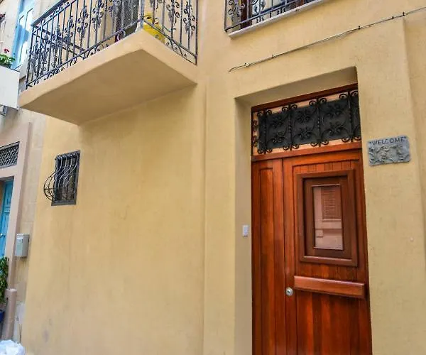 In Historical Building - Grand Harbour 발레타