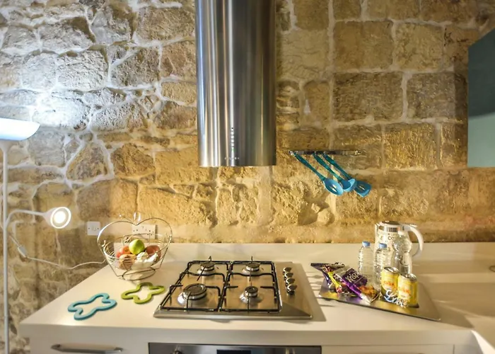 In Historical Building - Grand Harbour 아파트 *